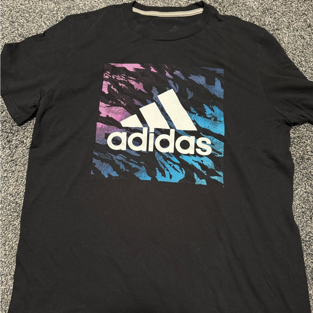 Adidas tshirt